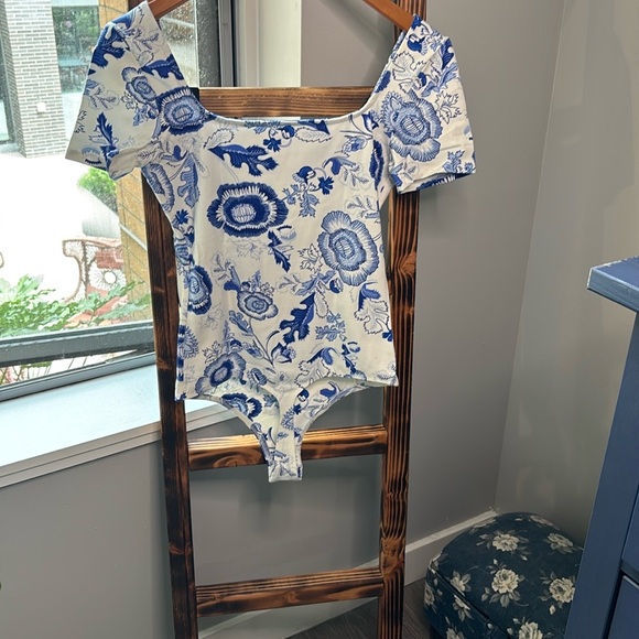 Express Body Contour Floral Stretch Cotton Square Neck Bodysuit - Picture 8 of 8